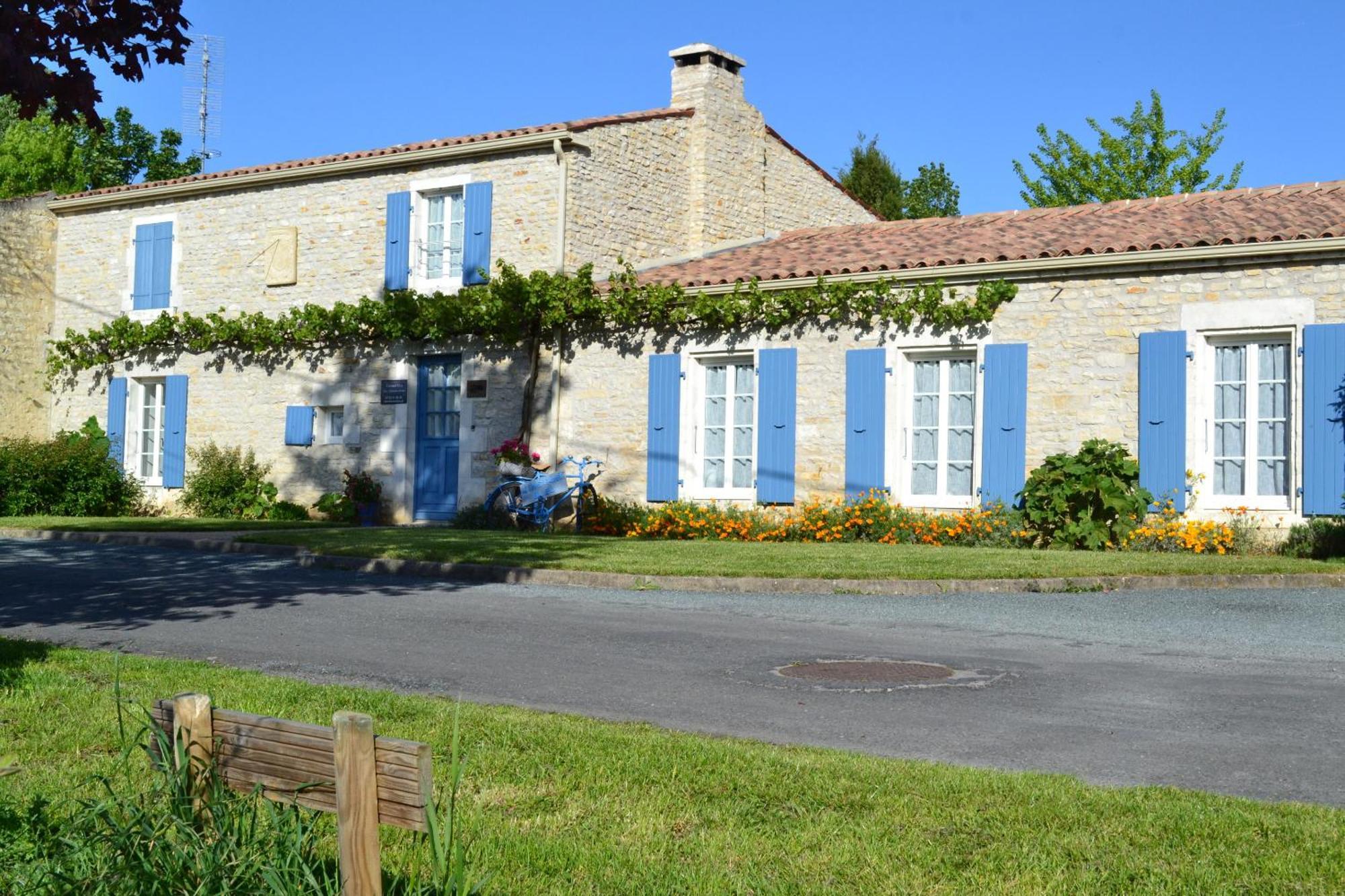 L'Instant Bleu Hotel Marans  Exterior photo