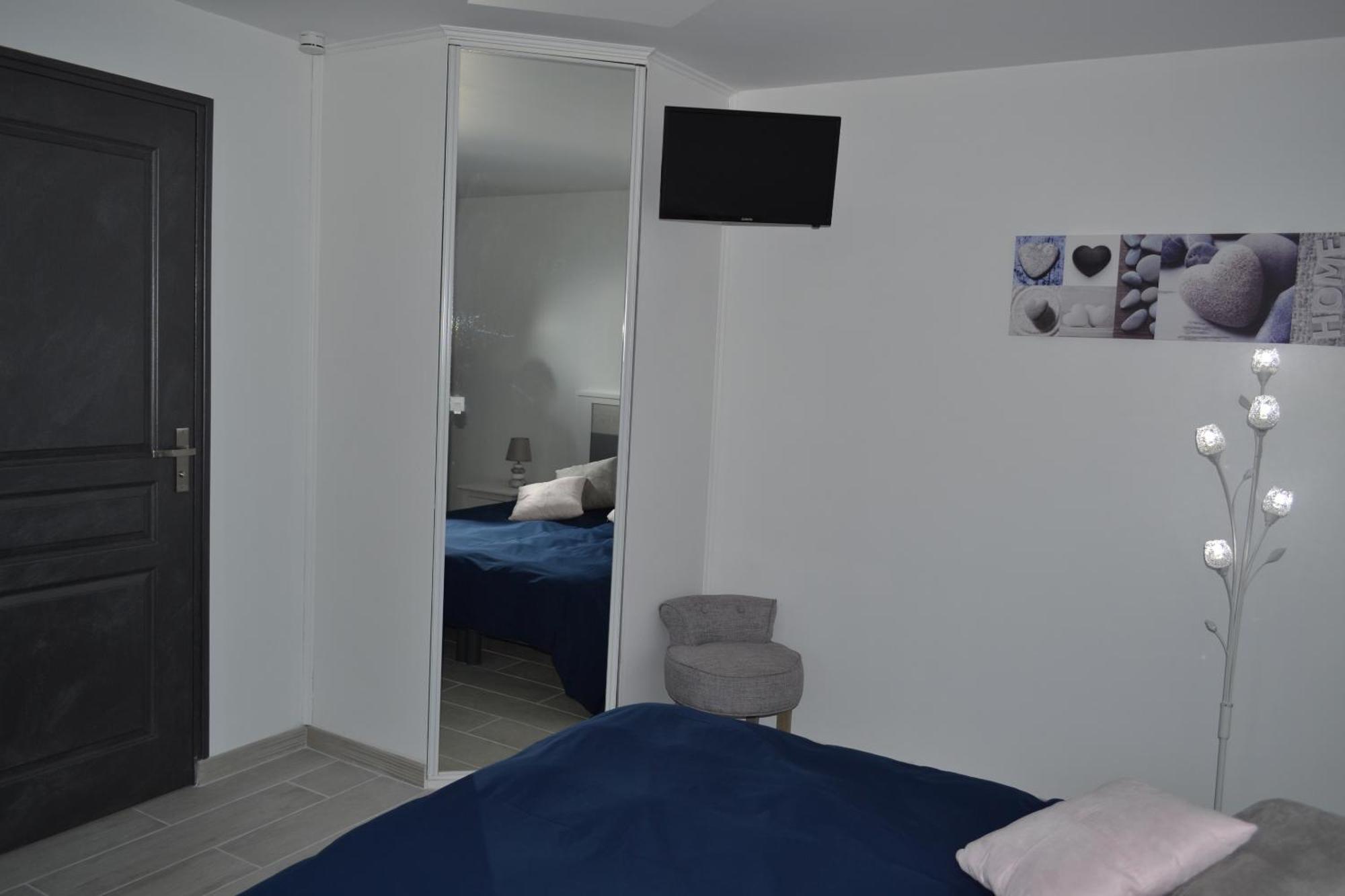 L'Instant Bleu Hotel Marans  Exterior photo